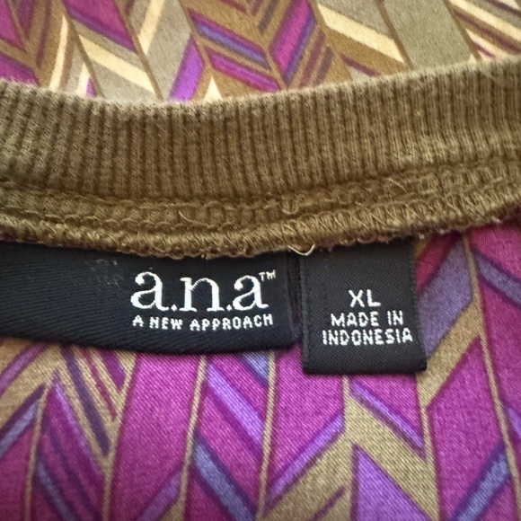 a.n.a. Purple Print Sleeveless Blouse size XL - Picture 6 of 8